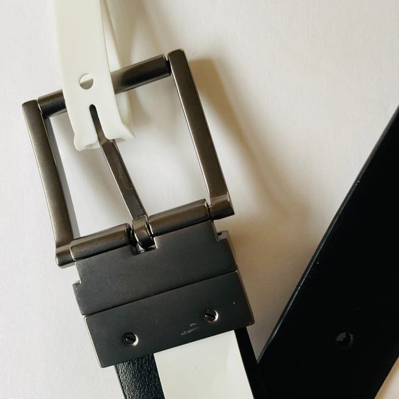 CALVIN KLEIN Men's NWT Size XL-TG 42-44 Reversible Belt - Picture 3 of 6